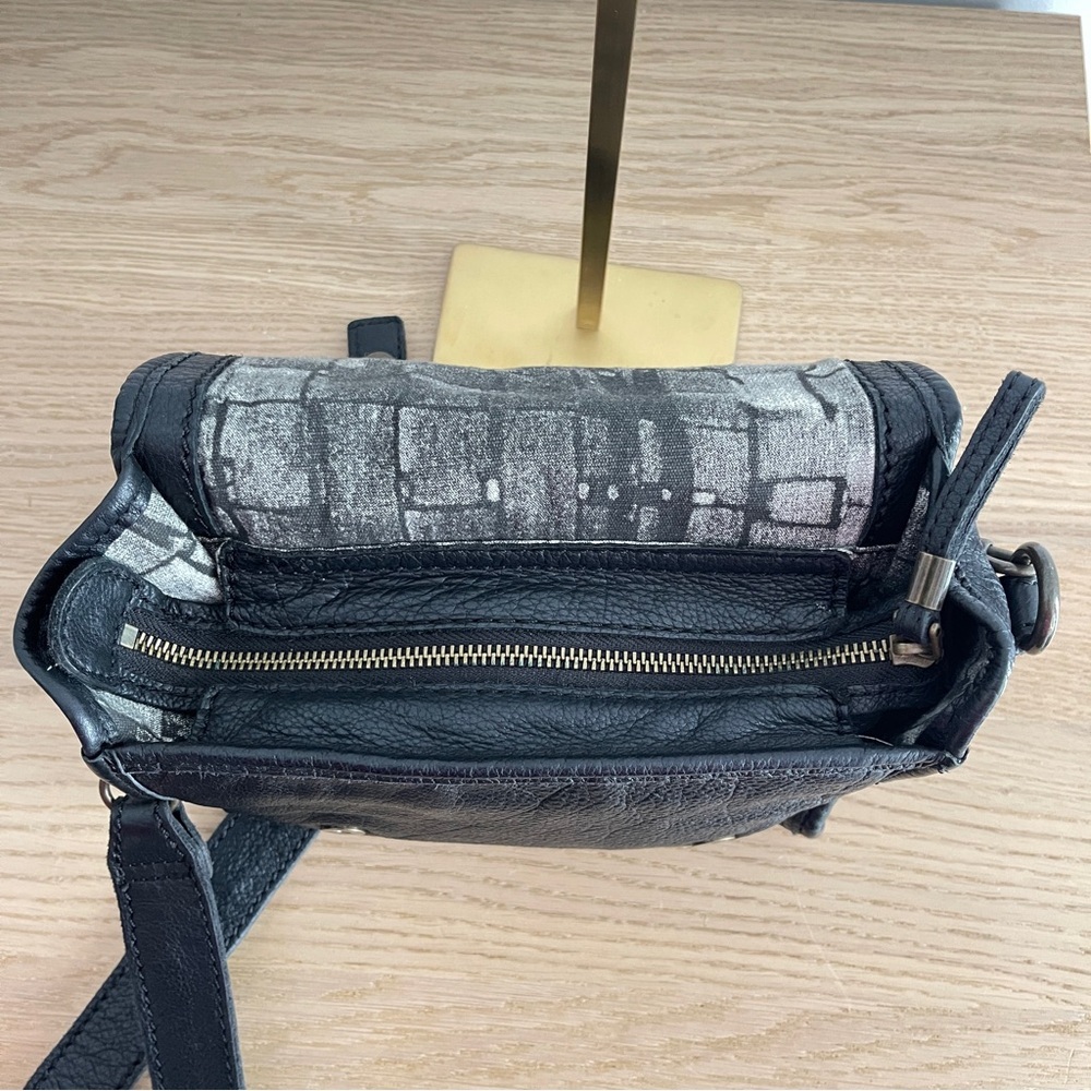 Liebeskind Berlin Small Black Leather Crossbody Bag - Picture 12 of 16